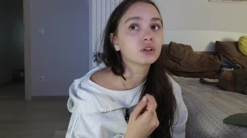 Snapshot of evi_woow chatting on May 5, 2026, 10:07 pm evi_woow online show from May 5, 2026, 10:07 pm