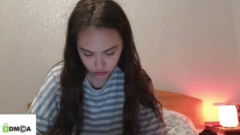 Snapshot of evi_woow chatting on May 20, 2026, 9:21 pm evi_woow online show from May 20, 2026, 9:21 pm