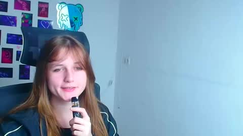 Evie online show from December 17, 2025, 6:36 pm