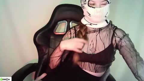Snapshot of evie_muna chatting on May 19, 2026, 3:46 am Renesme White Im here from Monday to Friday online show from May 19, 2026, 3:46 am