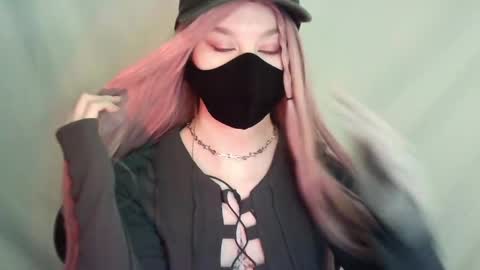 Snapshot of evie_muna chatting on May 21, 2026, 3:02 am Renesme White Im here from Monday to Friday online show from May 21, 2026, 3:02 am