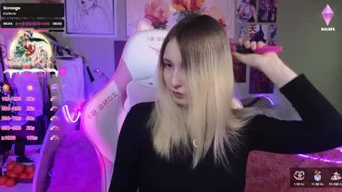 Snapshot of evie_rosen chatting on December 20, 2024, 8:23 pm Evie online show from December 20, 2024, 8:23 pm