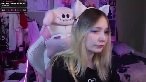 Snapshot of evie_rosen chatting on January 6, 2025, 8:39 pm Evie online show from January 6, 2025, 8:39 pm