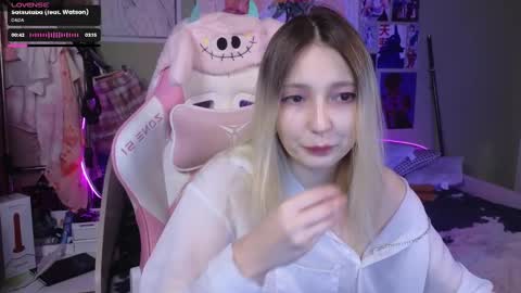 Snapshot of evie_rosen chatting on January 13, 2025, 2:07 am Evie online show from January 13, 2025, 2:07 am