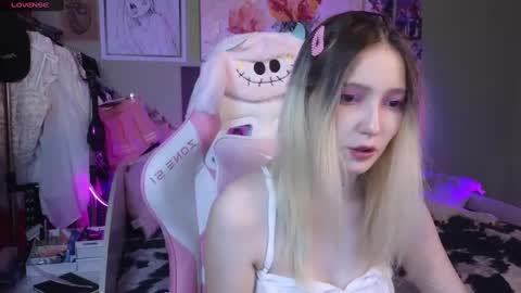 Snapshot of evie_rosen chatting on February 2, 2025, 11:11 pm Evie online show from February 2, 2025, 11:11 pm