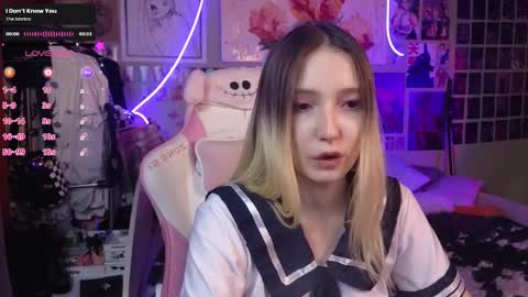 Snapshot of evie_rosen chatting on March 12, 2025, 12:10 am Evie online show from March 12, 2025, 12:10 am