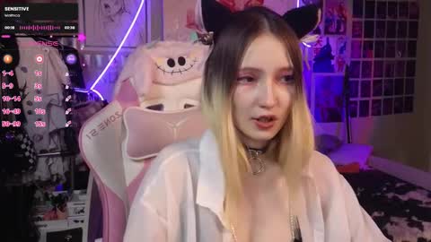 Snapshot of evie_rosen chatting on March 12, 2025, 7:59 pm Evie online show from March 12, 2025, 7:59 pm