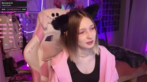 Snapshot of evie_rosen chatting on September 30, 2025, 1:32 am Evie online show from September 30, 2025, 1:32 am