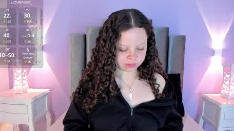 evierouse_ online show from May 29, 2026, 8:07 pm