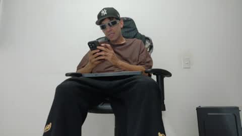 evil_boss1 online show from July 3, 2026, 5:03 am