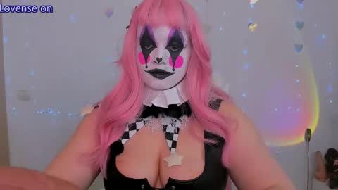 evilla_brill online show from May 23, 2026, 10:52 am