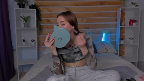 Evis online show from March 3, 2026, 1:23 am