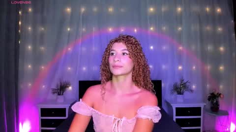 Snapshot of evoletbee chatting on February 3, 2026, 11:59 am Evolet online show from February 3, 2026, 11:59 am