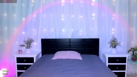 Snapshot of evoletbee chatting on February 21, 2026, 12:39 pm Evolet online show from February 21, 2026, 12:39 pm