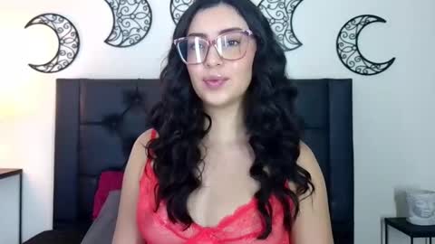 Evolet online show from November 14, 2025, 6:28 pm