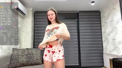 Snapshot of evonnesilvestre chatting on November 2, 2025, 3:14 pm Eva online show from November 2, 2025, 3:14 pm