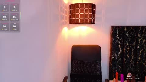 Snapshot of evvaa_moon chatting on April 29, 2026, 12:31 pm evvaa_moon online show from April 29, 2026, 12:31 pm