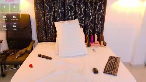 Snapshot of evvaa_moon chatting on May 8, 2026, 1:49 pm evvaa_moon online show from May 8, 2026, 1:49 pm