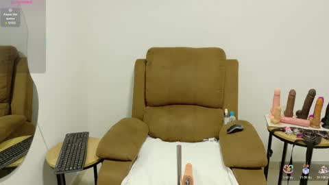 Snapshot of evvaa_moon chatting on May 22, 2026, 12:44 pm evvaa_moon online show from May 22, 2026, 12:44 pm