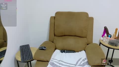 Snapshot of evvaa_moon chatting on May 30, 2026, 12:35 pm evvaa_moon online show from May 30, 2026, 12:35 pm