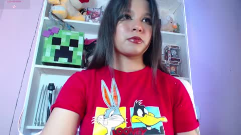 Snapshot of evybubbles_ chatting on December 4, 2024, 4:27 pm Im Evy online show from December 4, 2024, 4:27 pm