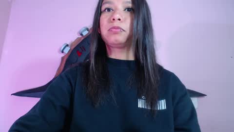 Snapshot of evybubbles_ chatting on October 8, 2025, 1:14 am Im Evy online show from October 8, 2025, 1:14 am