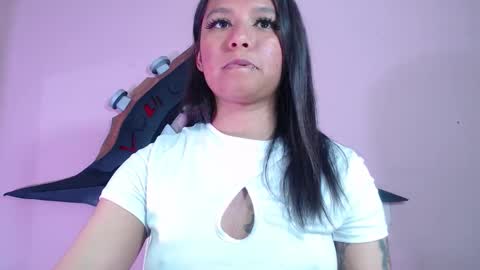 Snapshot of evybubbles_ chatting on October 23, 2025, 3:44 pm Im Evy online show from October 23, 2025, 3:44 pm