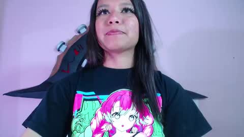 Snapshot of evybubbles_ chatting on October 26, 2025, 12:05 am Im Evy online show from October 26, 2025, 12:05 am