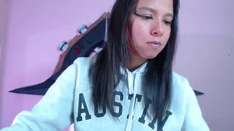 Snapshot of evybubbles_ chatting on October 26, 2025, 3:07 pm Im Evy online show from October 26, 2025, 3:07 pm