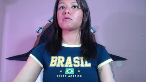 Snapshot of evybubbles_ chatting on November 25, 2025, 3:56 pm Im Evy online show from November 25, 2025, 3:56 pm