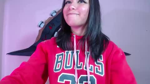 Snapshot of evybubbles_ chatting on November 29, 2025, 12:13 am Im Evy online show from November 29, 2025, 12:13 am