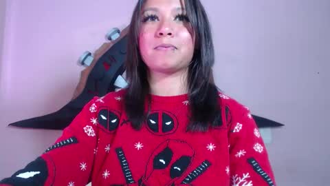 Snapshot of evybubbles_ chatting on December 2, 2025, 3:51 pm Im Evy online show from December 2, 2025, 3:51 pm