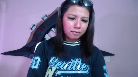 Snapshot of evybubbles_ chatting on December 5, 2025, 4:47 pm Im Evy online show from December 5, 2025, 4:47 pm