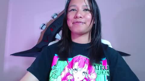 Snapshot of evybubbles_ chatting on December 19, 2025, 4:25 pm Im Evy online show from December 19, 2025, 4:25 pm