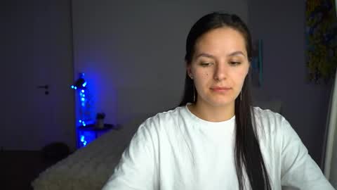 ewelynscott online show from November 30, 2025, 11:09 pm