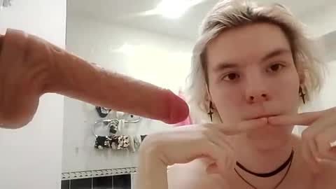 Snapshot of ex1dra06 chatting on April 1, 2026, 6:36 am Essa online show from April 1, 2026, 6:36 am