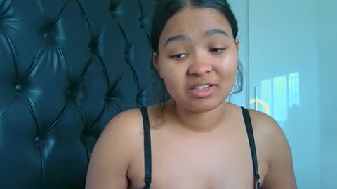 Snapshot of exclusivecourtney chatting on May 6, 2026, 5:25 am courtney online show from May 6, 2026, 5:25 am