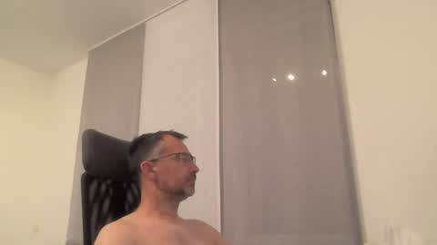 Snapshot of exhibit77 chatting on July 9, 2026, 10:25 pm exhibit77 online show from July 9, 2026, 10:25 pm