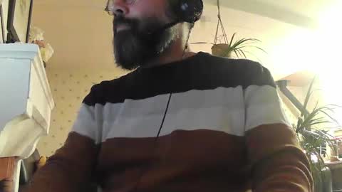 Gio online show from December 1, 2024, 4:29 pm