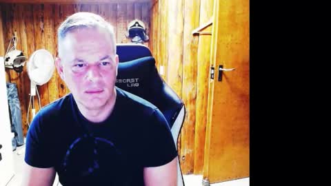 Snapshot of exibe1219 chatting on December 20, 2024, 11:32 am exibe1219 online show from December 20, 2024, 11:32 am