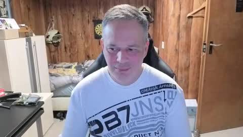 Snapshot of exibe1219 chatting on January 19, 2025, 1:55 pm exibe1219 online show from January 19, 2025, 1:55 pm