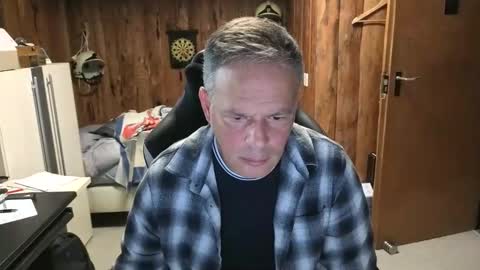 Snapshot of exibe1219 chatting on October 21, 2025, 9:21 am exibe1219 online show from October 21, 2025, 9:21 am