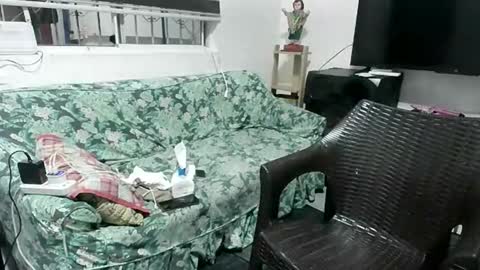 exoticapril01 online show from April 6, 2026, 7:04 pm