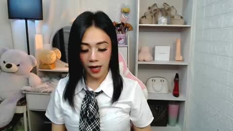 exotictssavie online show from March 1, 2025, 6:11 pm