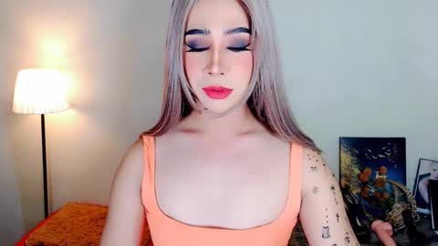 expensive_elise online show from February 25, 2026, 2:48 pm