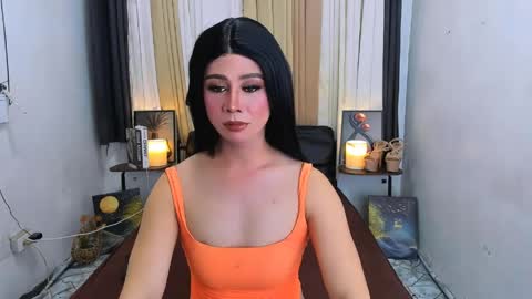 expensive_elise online show from May 28, 2026, 4:04 pm