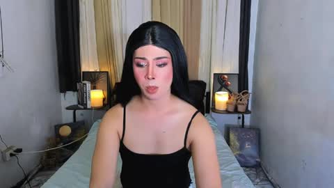 expensive_elise online show from June 5, 2026, 2:34 pm