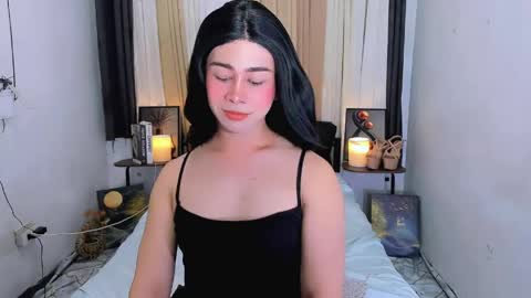 expensive_elise online show from June 6, 2026, 3:39 pm