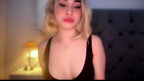 Snapshot of expensivets_chloe chatting on May 26, 2026, 10:28 pm chloee online show from May 26, 2026, 10:28 pm