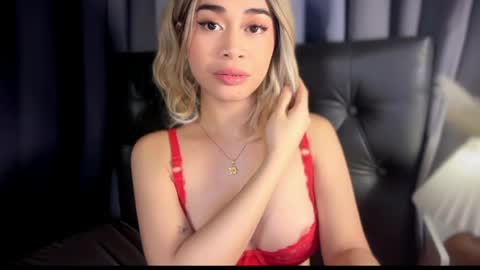 Snapshot of expensivets_chloe chatting on June 8, 2026, 2:01 am chloee online show from June 8, 2026, 2:01 am